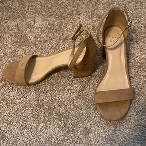 Suede Target Nude Heel